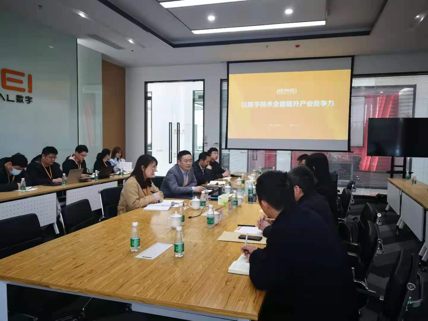 打破传统模式，知识付费团队模式的崛起与变革